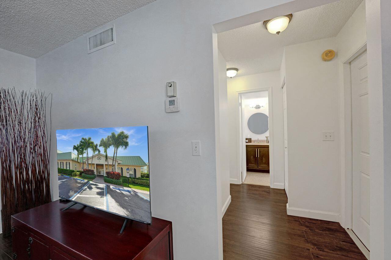 COLONIAL CLUB CONDO SEC 1 - Residential