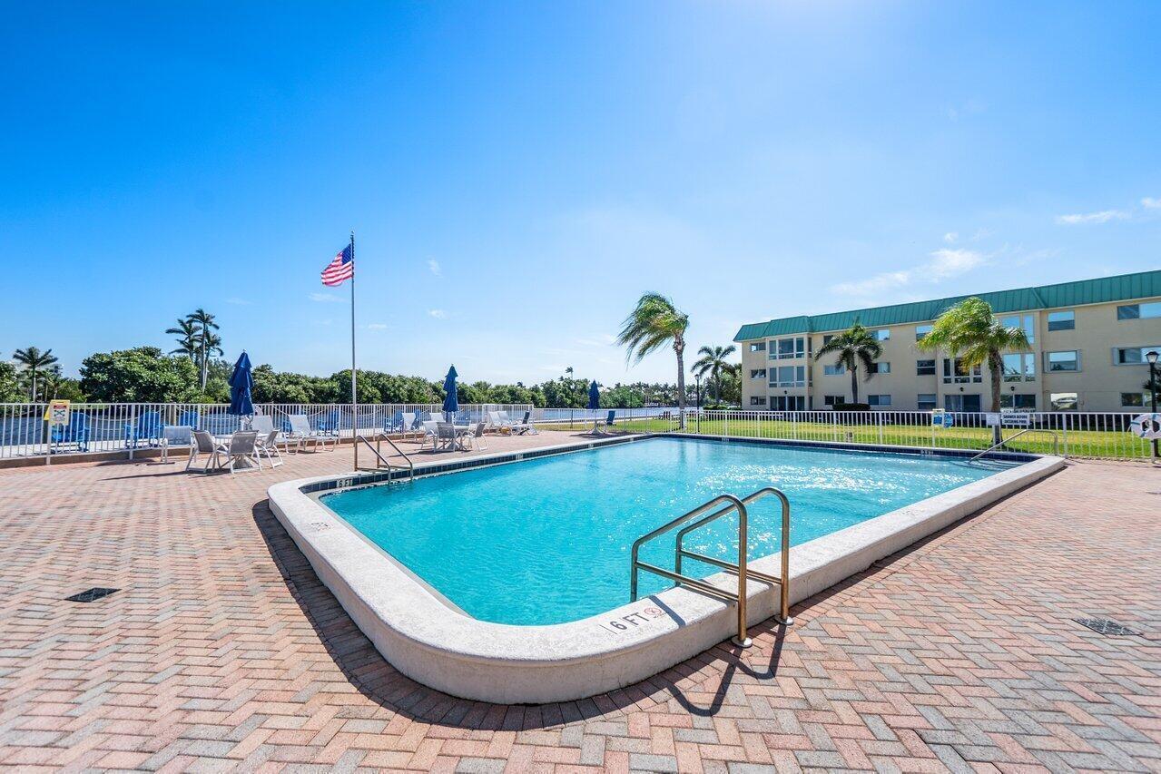 COLONIAL CLUB CONDO SEC 1 - Residential