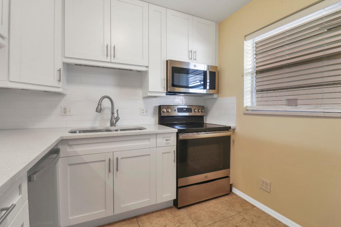 GREENWAY VILLAGE SOUTH CONDO 3 - Residential