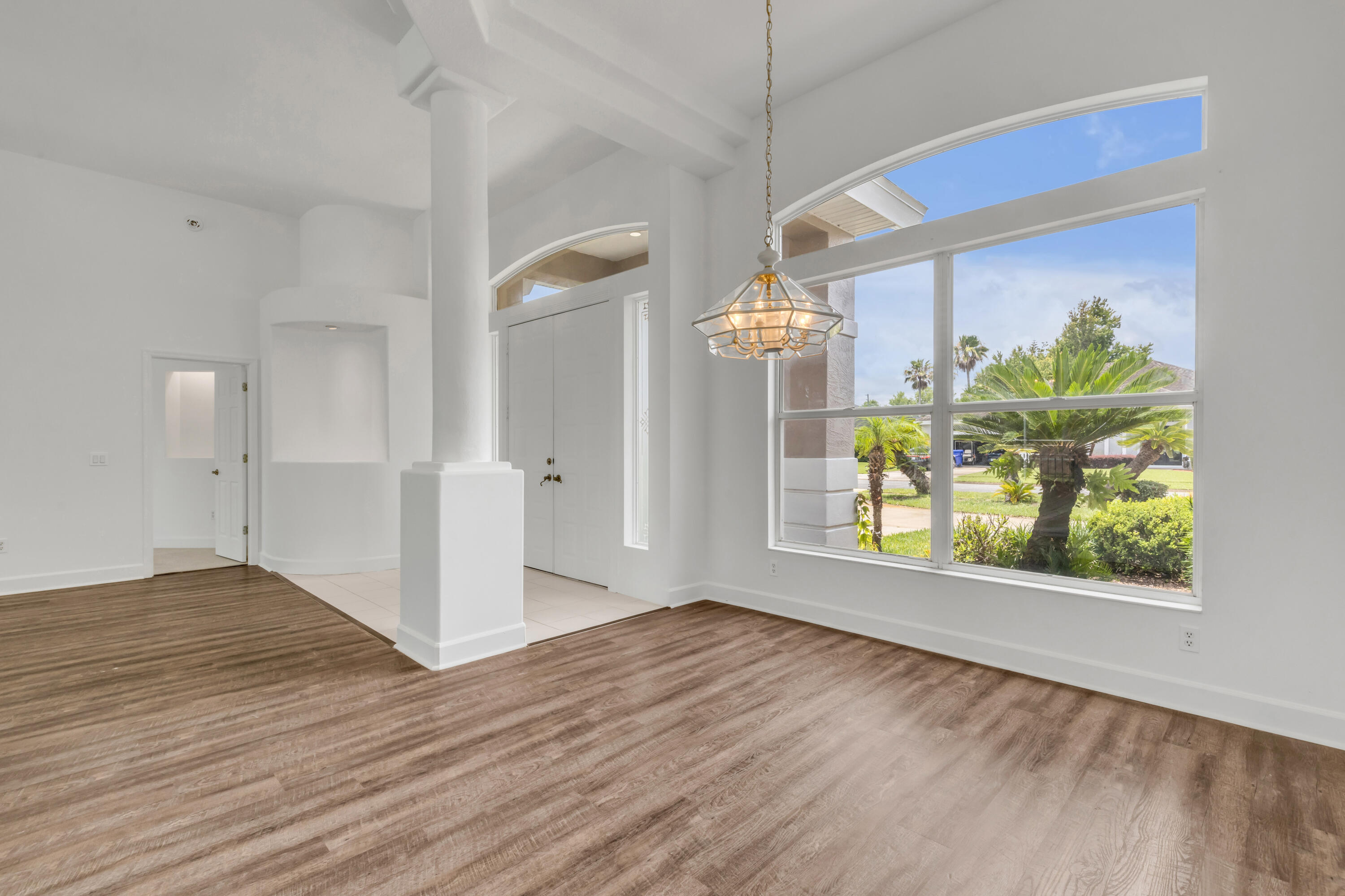 WINDSOR COURT AT SPRUCE CREEK - Residential