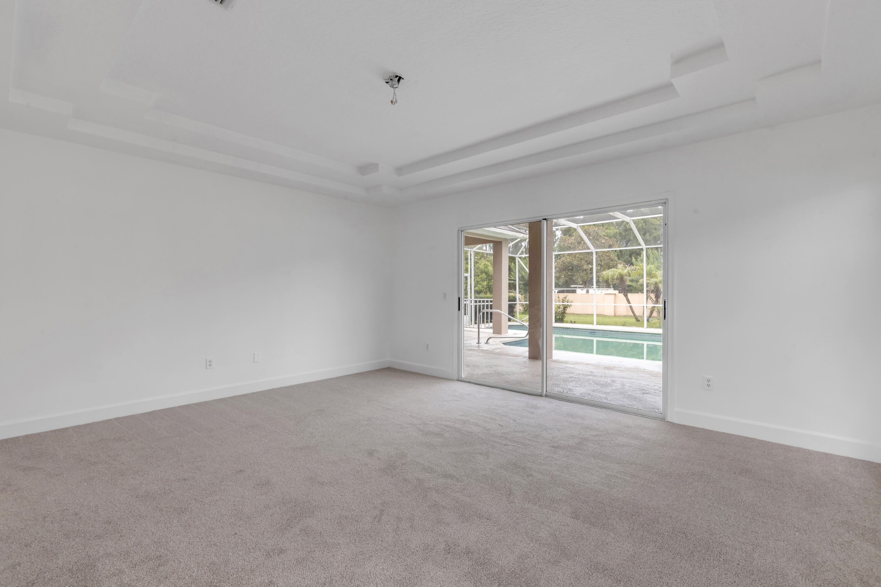 WINDSOR COURT AT SPRUCE CREEK - Residential