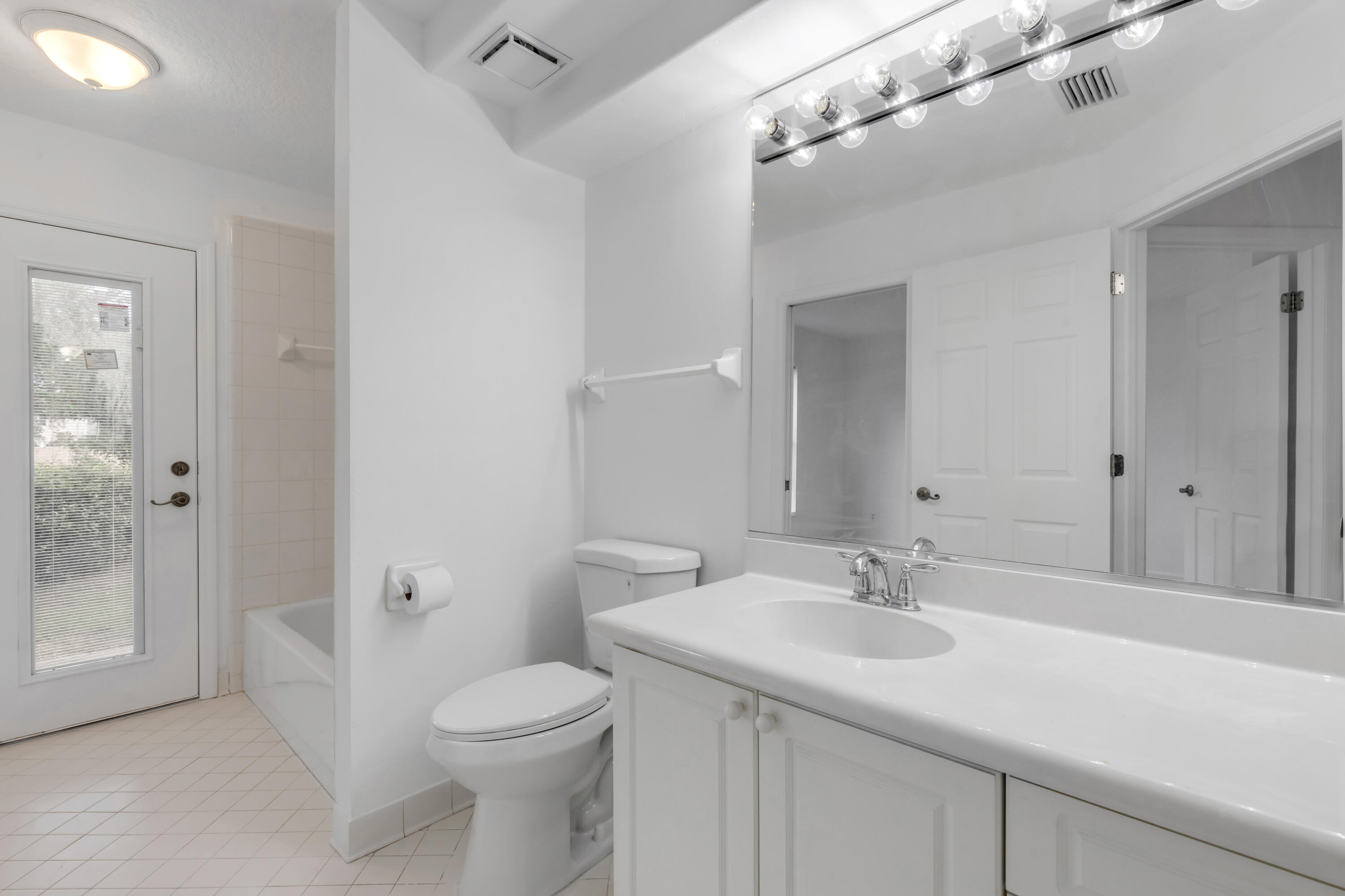 WINDSOR COURT AT SPRUCE CREEK - Residential
