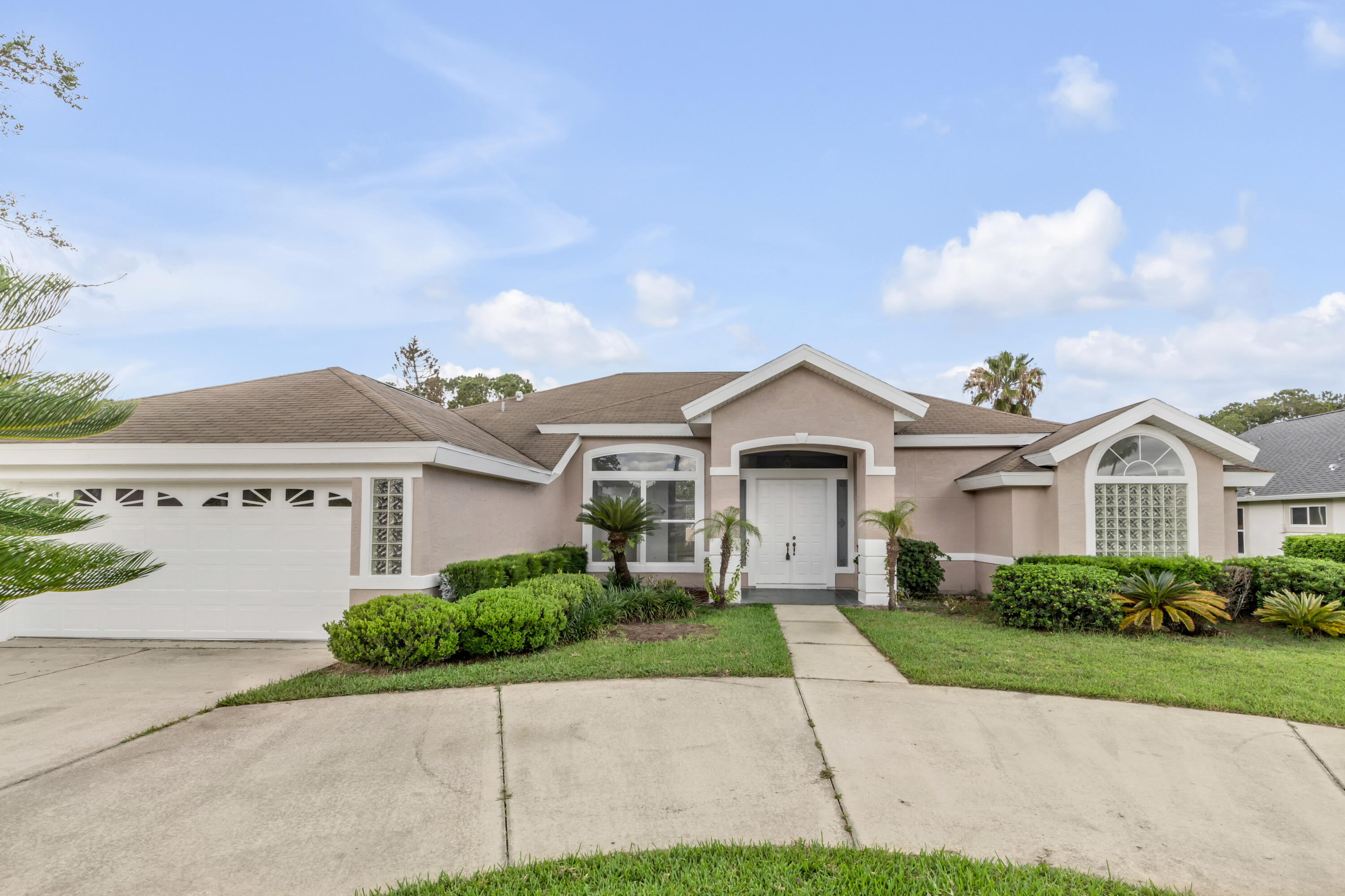 WINDSOR COURT AT SPRUCE CREEK - Residential