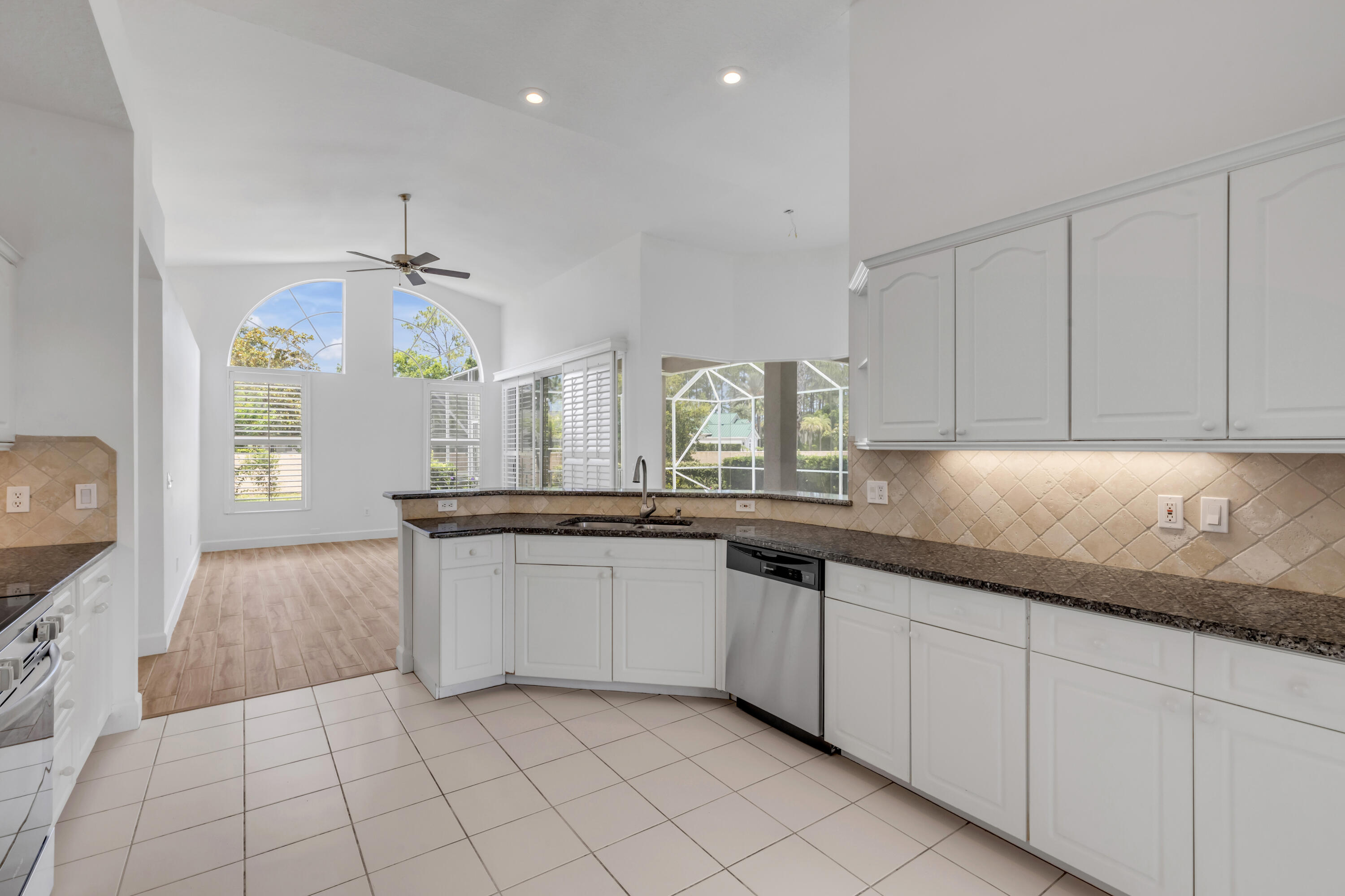 WINDSOR COURT AT SPRUCE CREEK - Residential