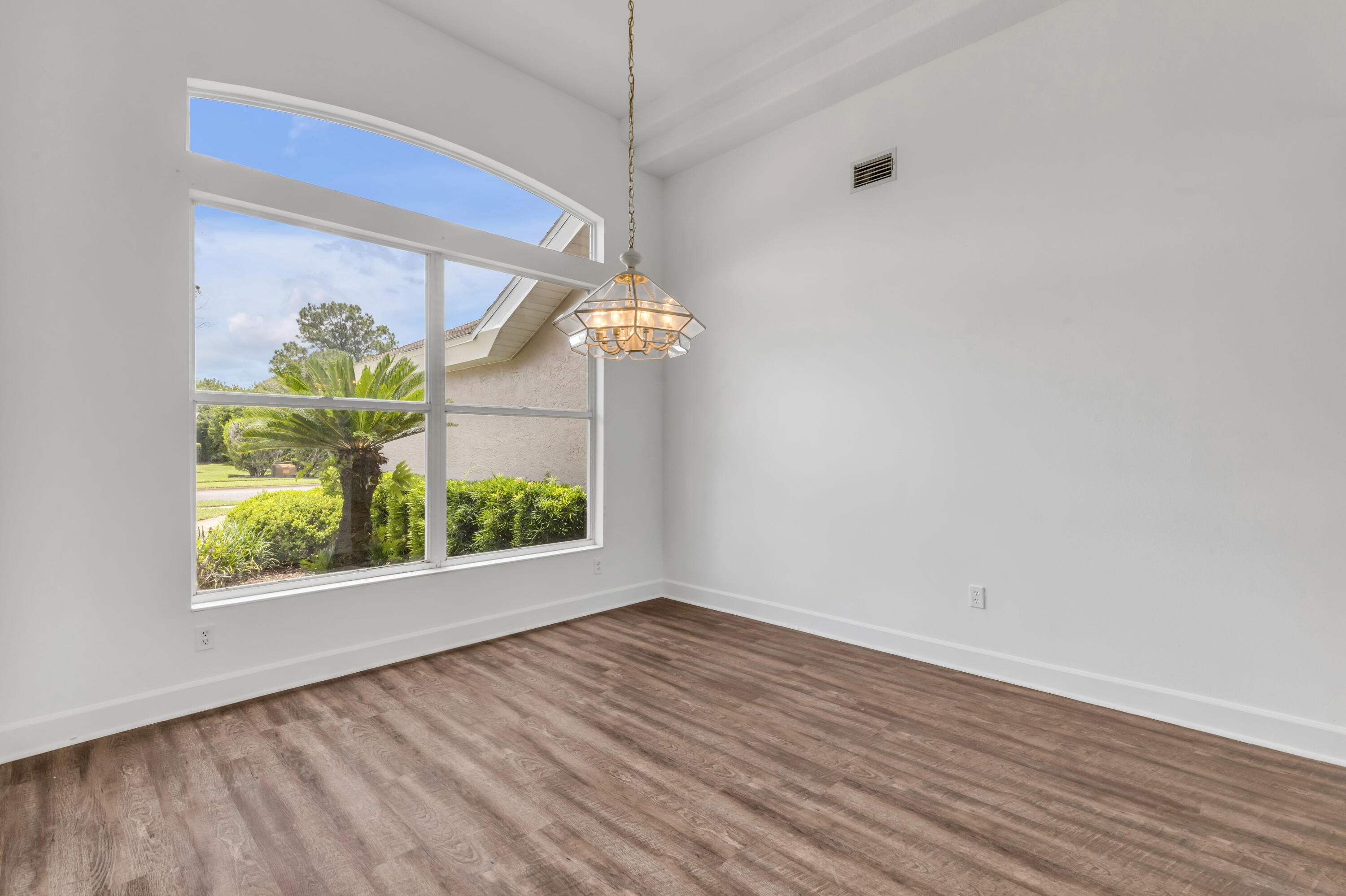 WINDSOR COURT AT SPRUCE CREEK - Residential