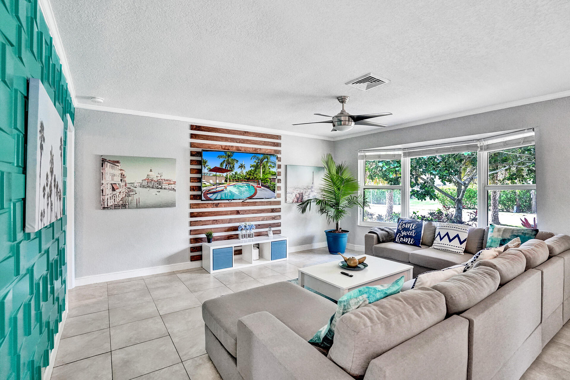 HOLLYWOOD HOMESITES HIGH SCHOOL - Residential