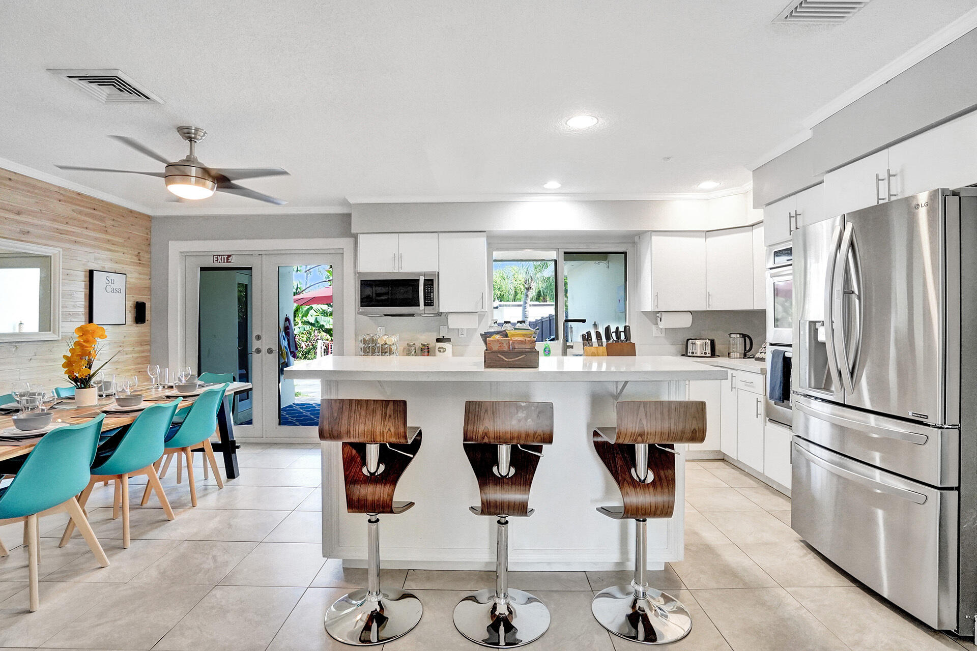 HOLLYWOOD HOMESITES HIGH SCHOOL - Residential