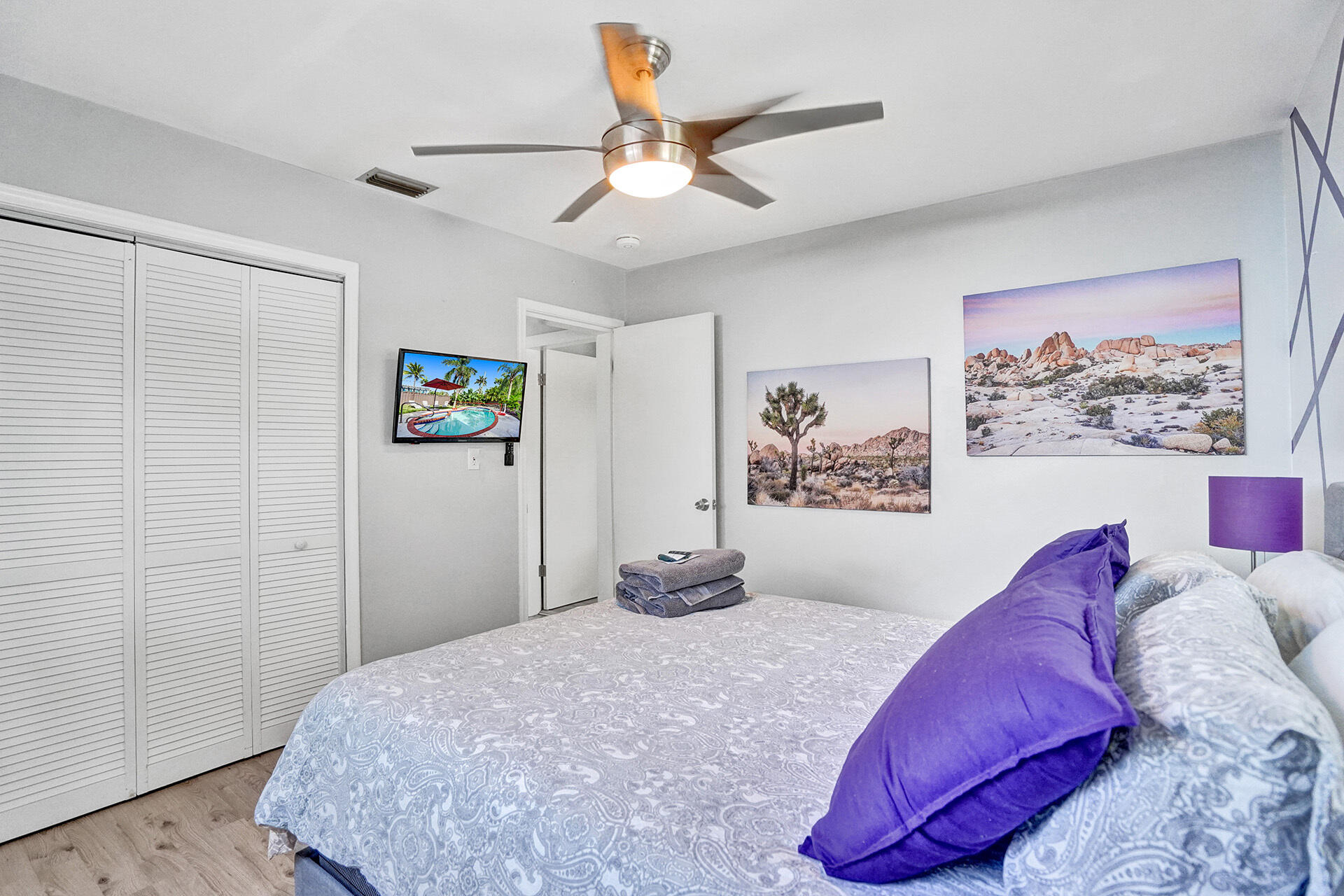 HOLLYWOOD HOMESITES HIGH SCHOOL - Residential