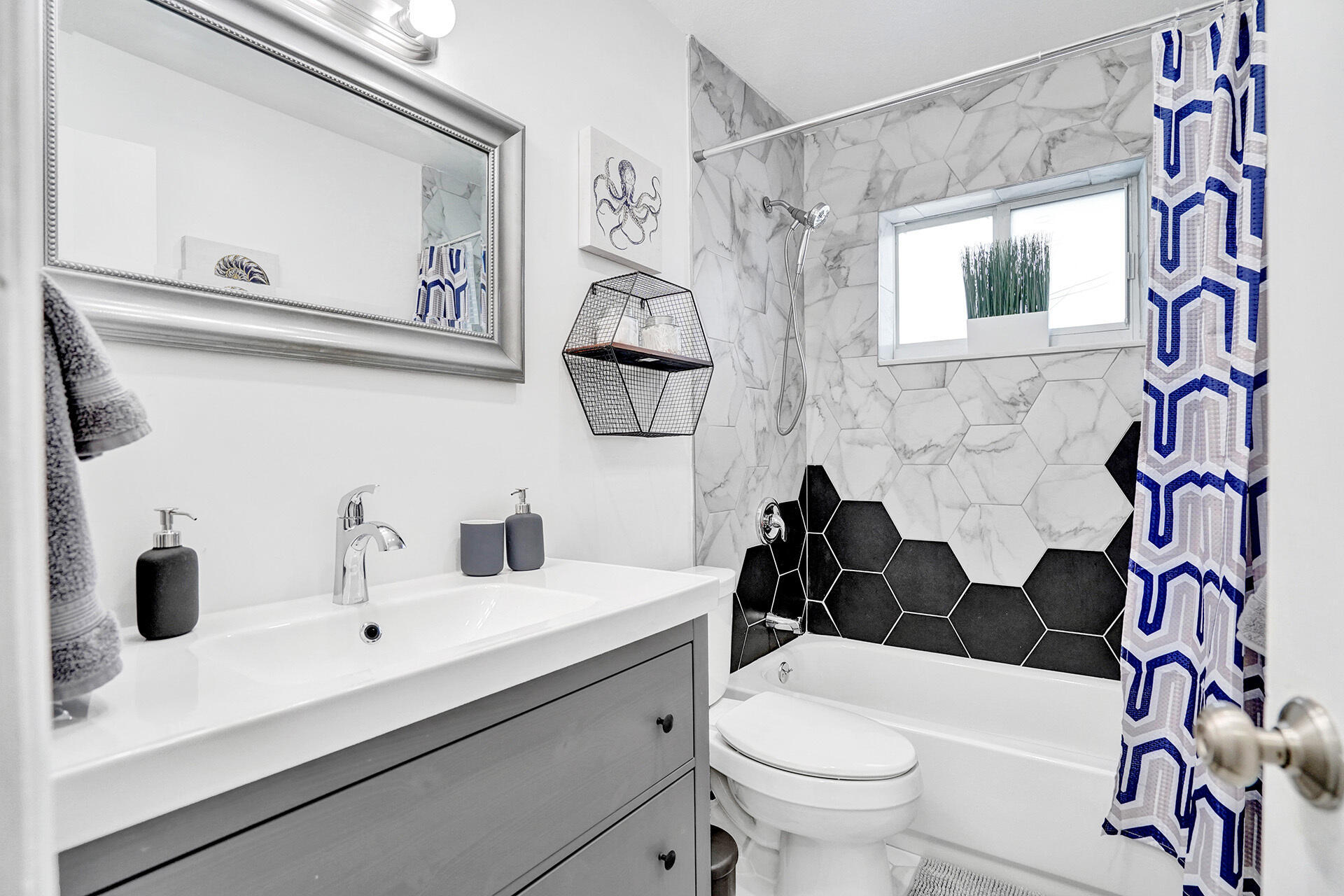 HOLLYWOOD HOMESITES HIGH SCHOOL - Residential