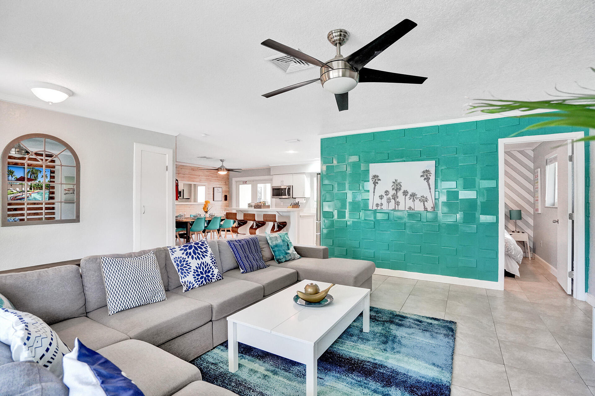 HOLLYWOOD HOMESITES HIGH SCHOOL - Residential