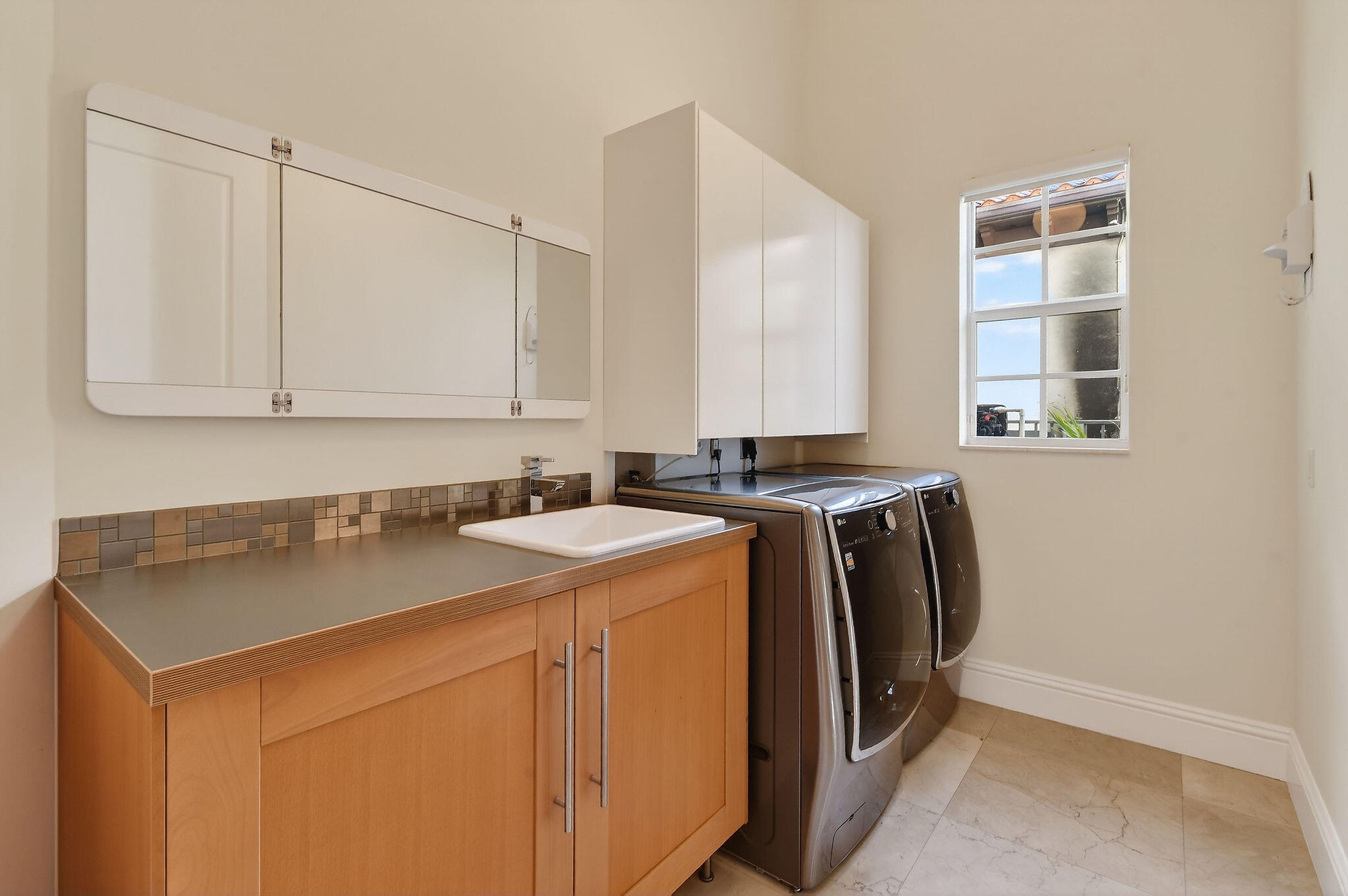 INTRACOASTAL PARK - Residential