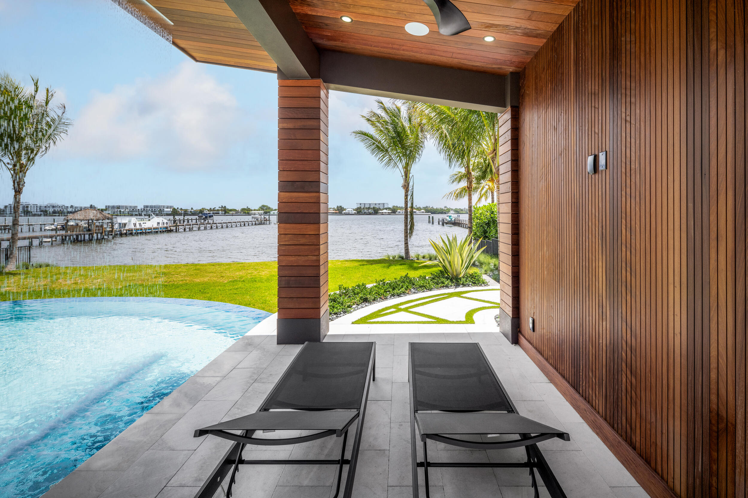 NORTH LAKE WORTH - Residential