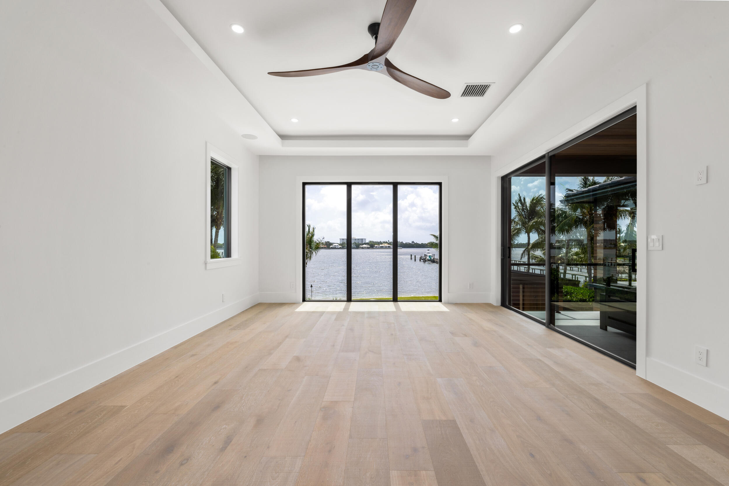 NORTH LAKE WORTH - Residential