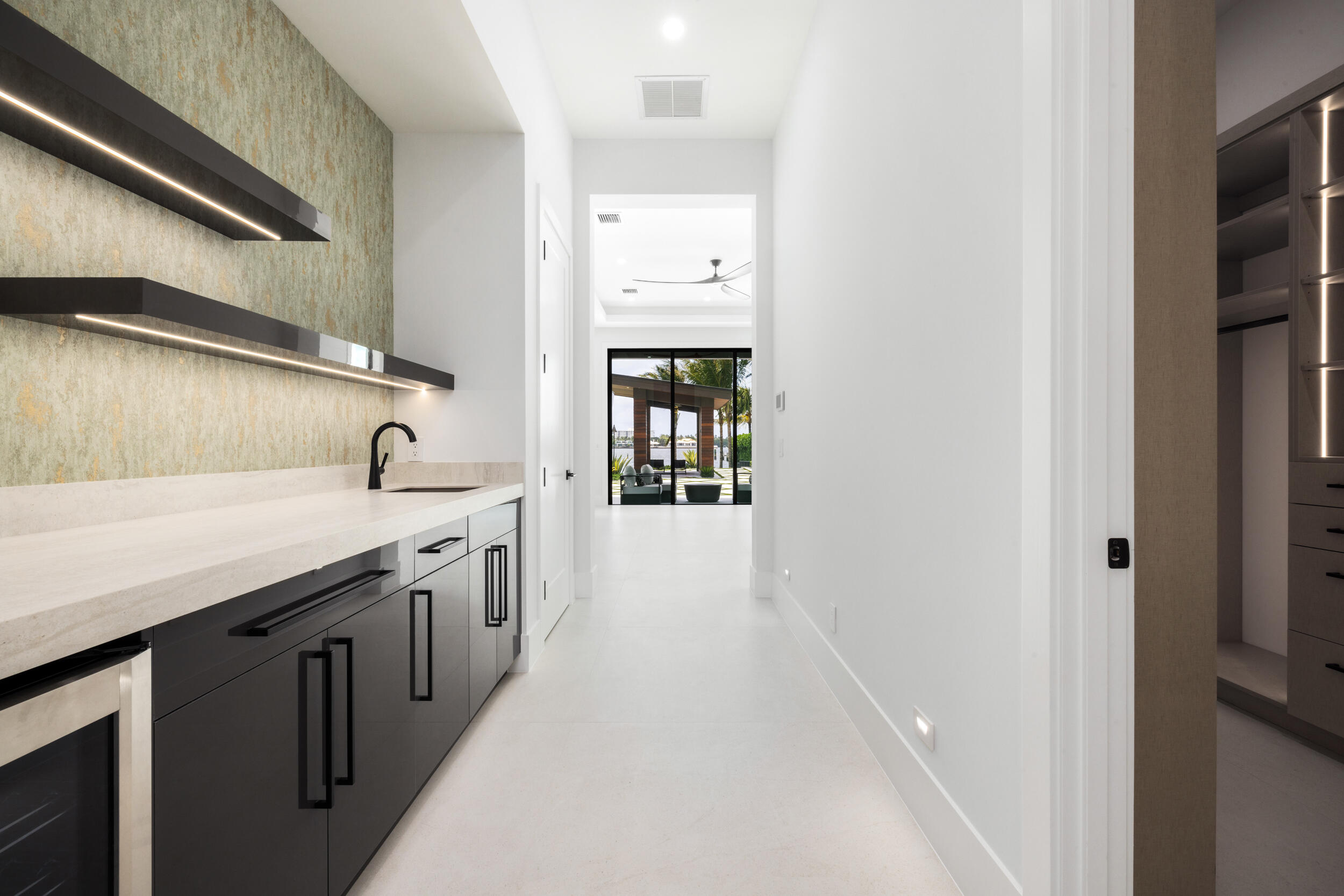 NORTH LAKE WORTH - Residential