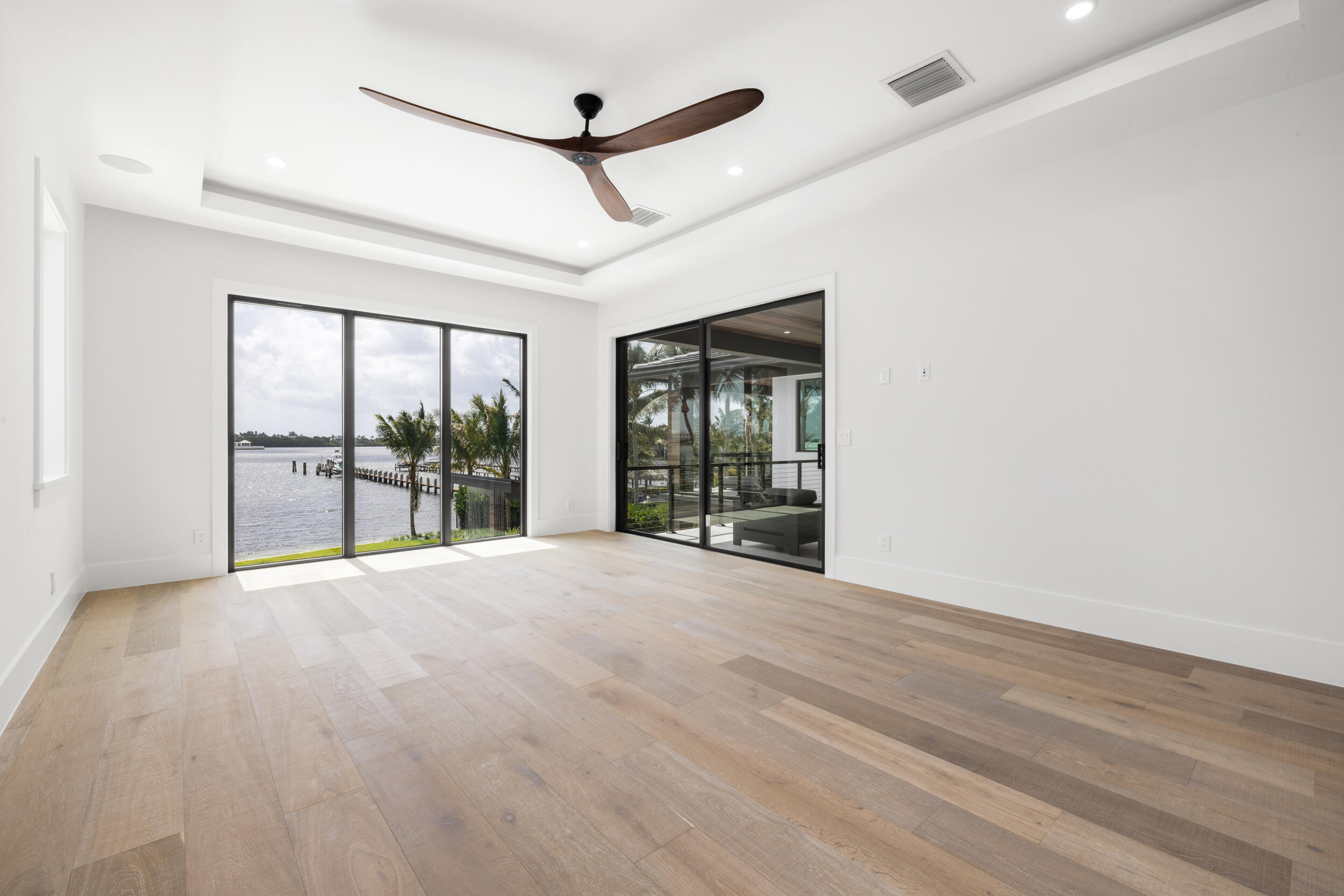 NORTH LAKE WORTH - Residential