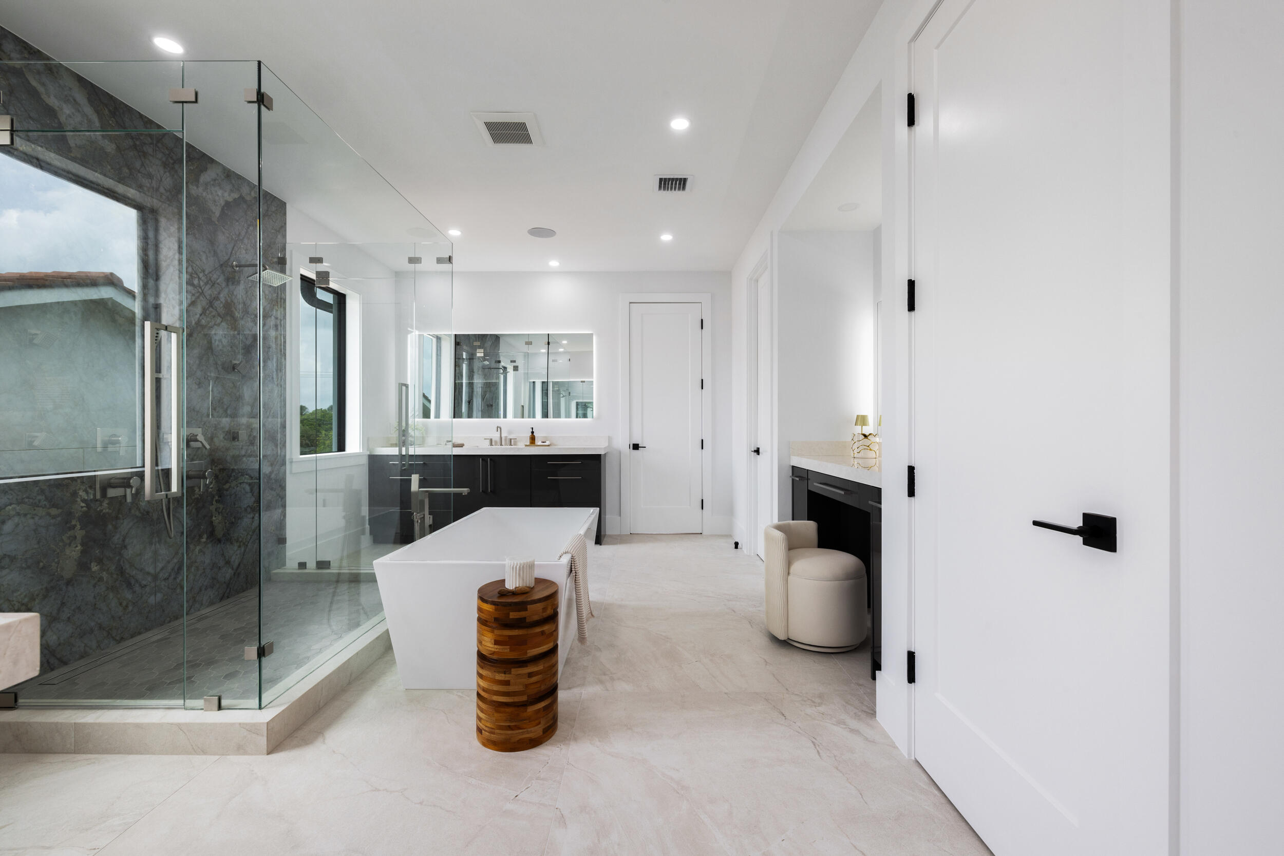 NORTH LAKE WORTH - Residential