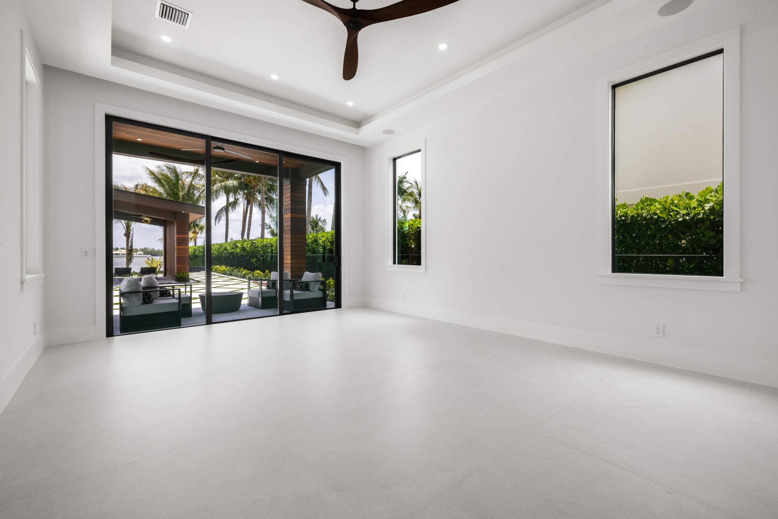 NORTH LAKE WORTH - Residential