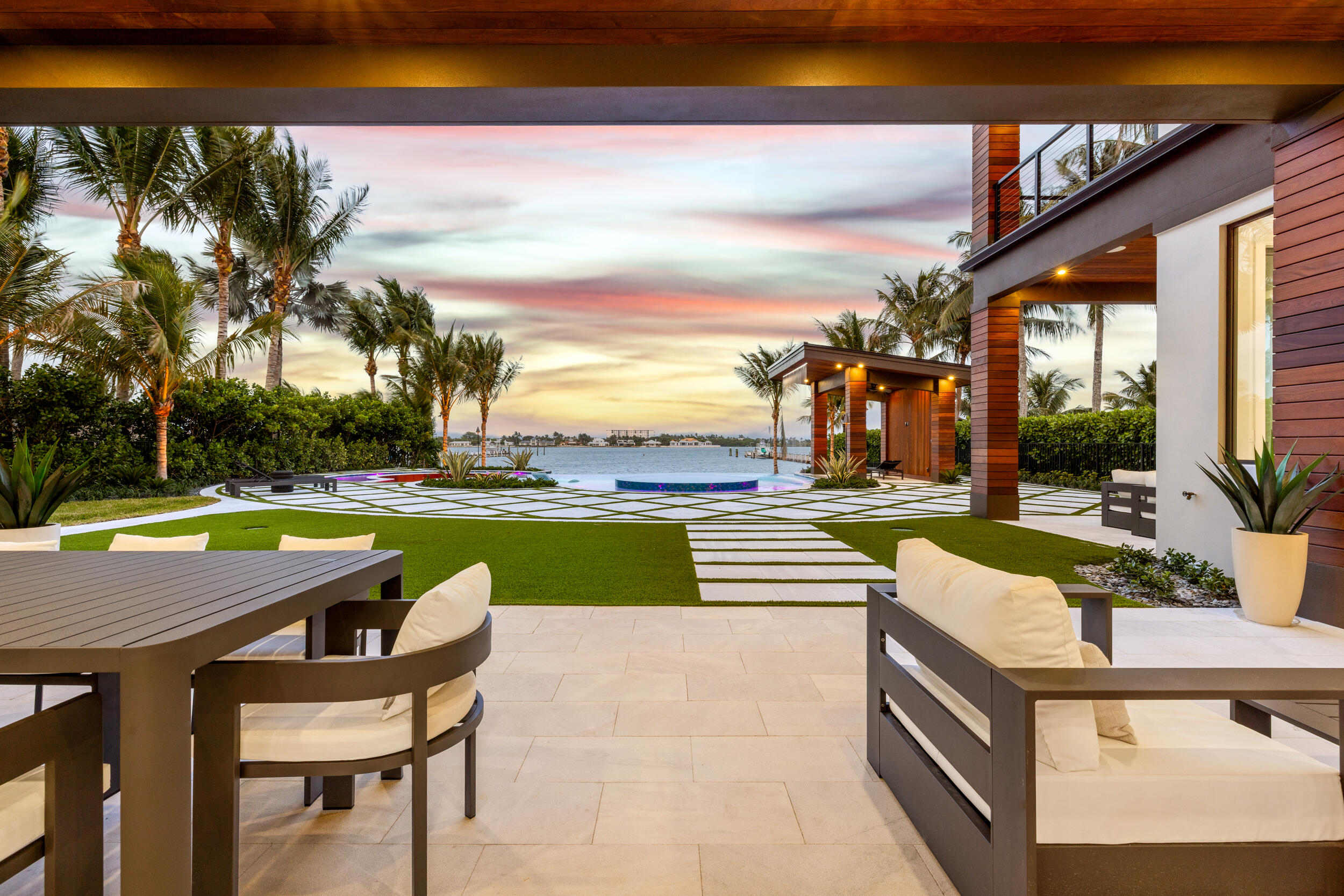 NORTH LAKE WORTH - Residential