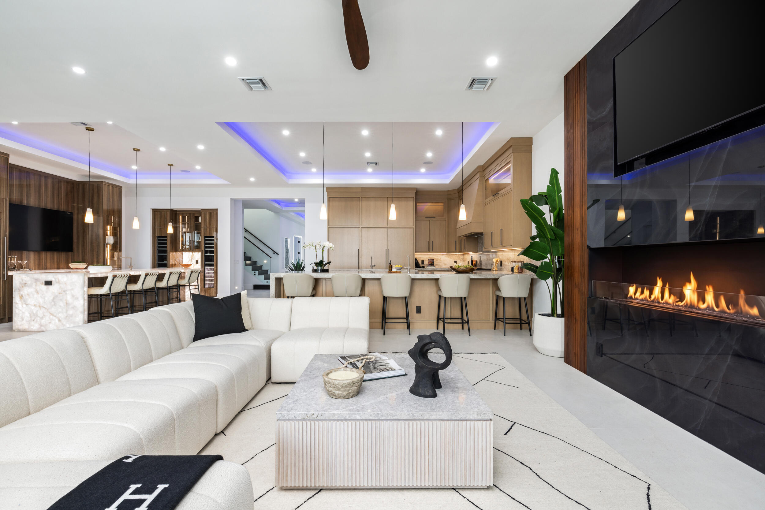 NORTH LAKE WORTH - Residential