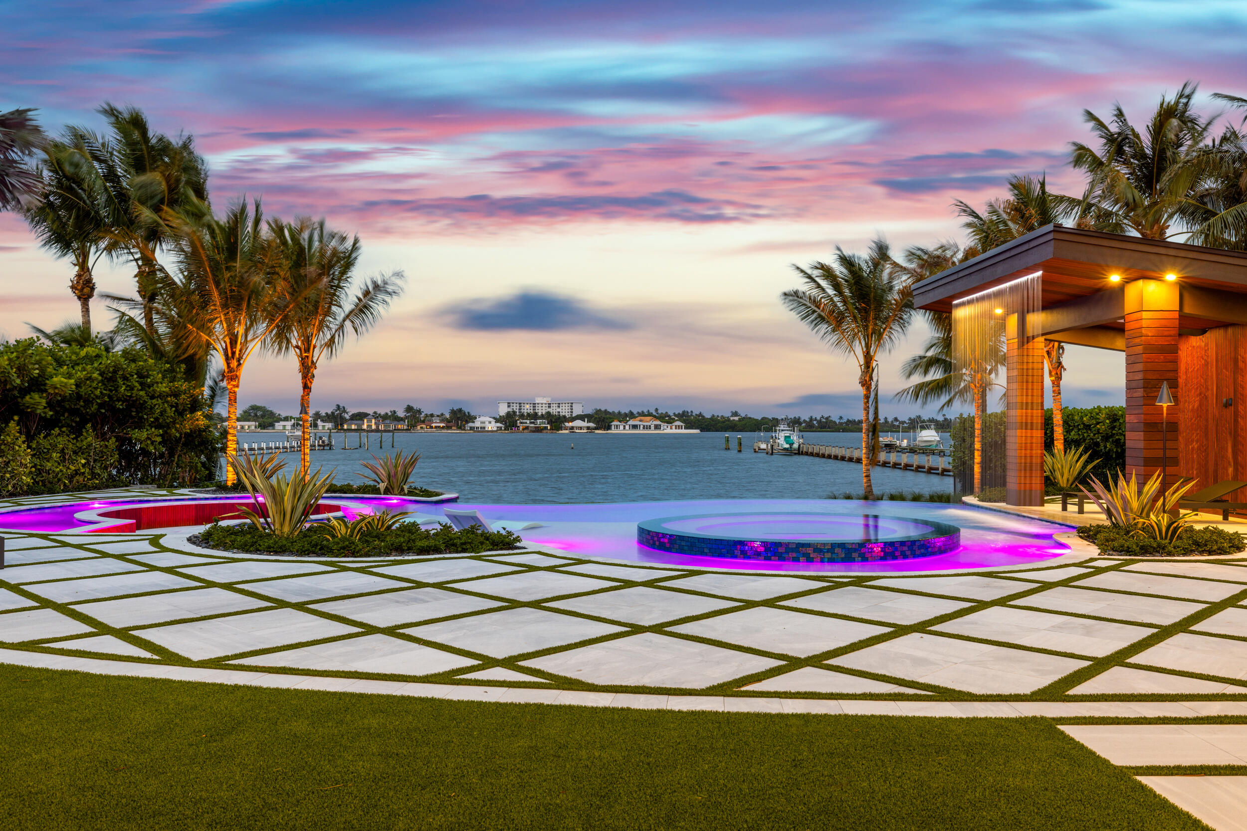 NORTH LAKE WORTH - Residential
