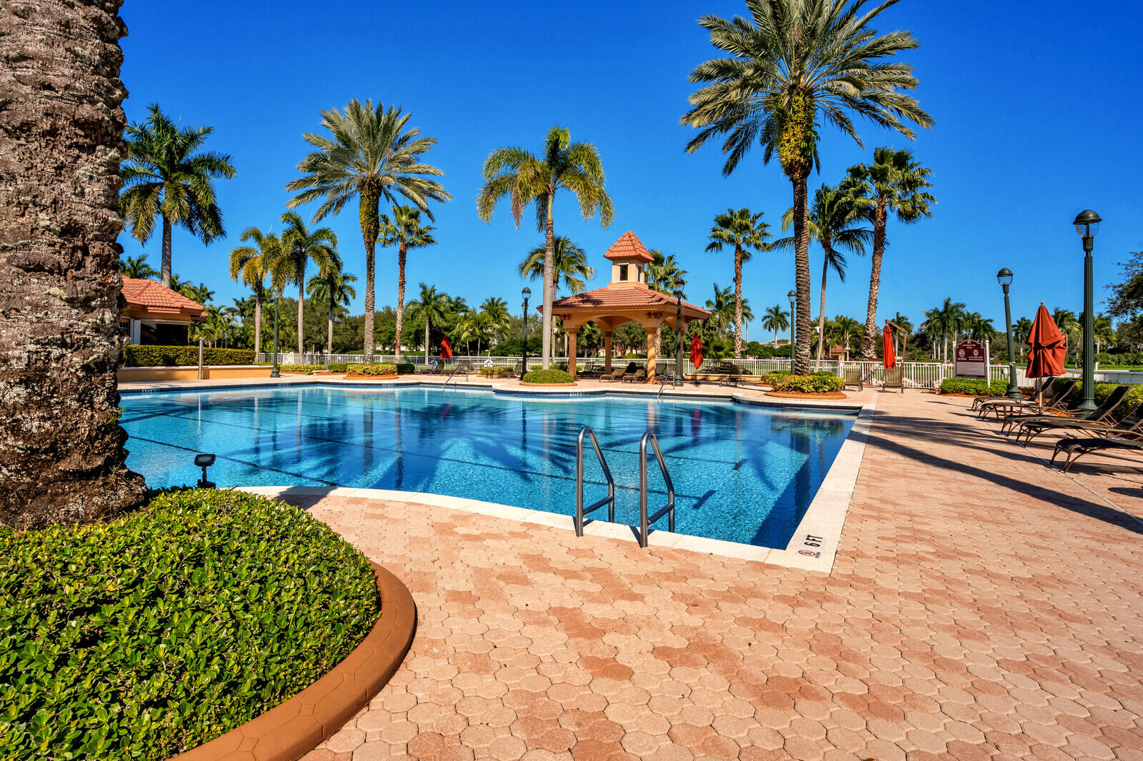 SUNSET LAKES PLAT ONE - Residential