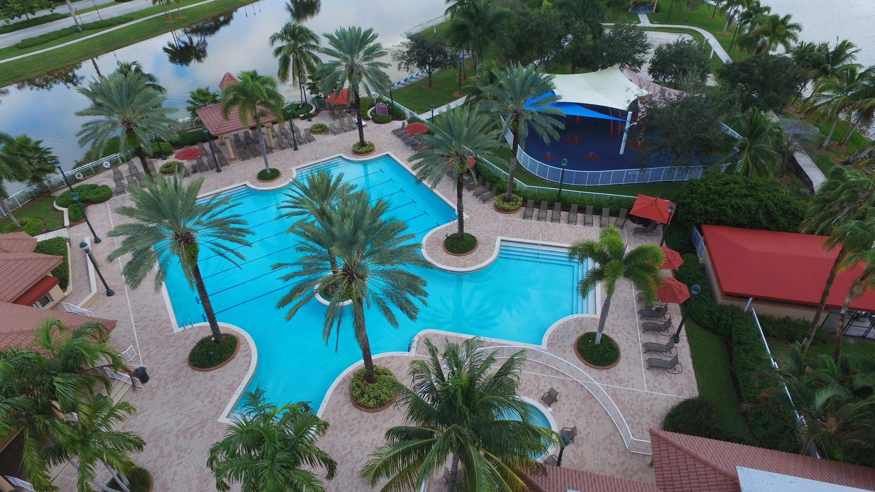 SUNSET LAKES PLAT ONE - Residential