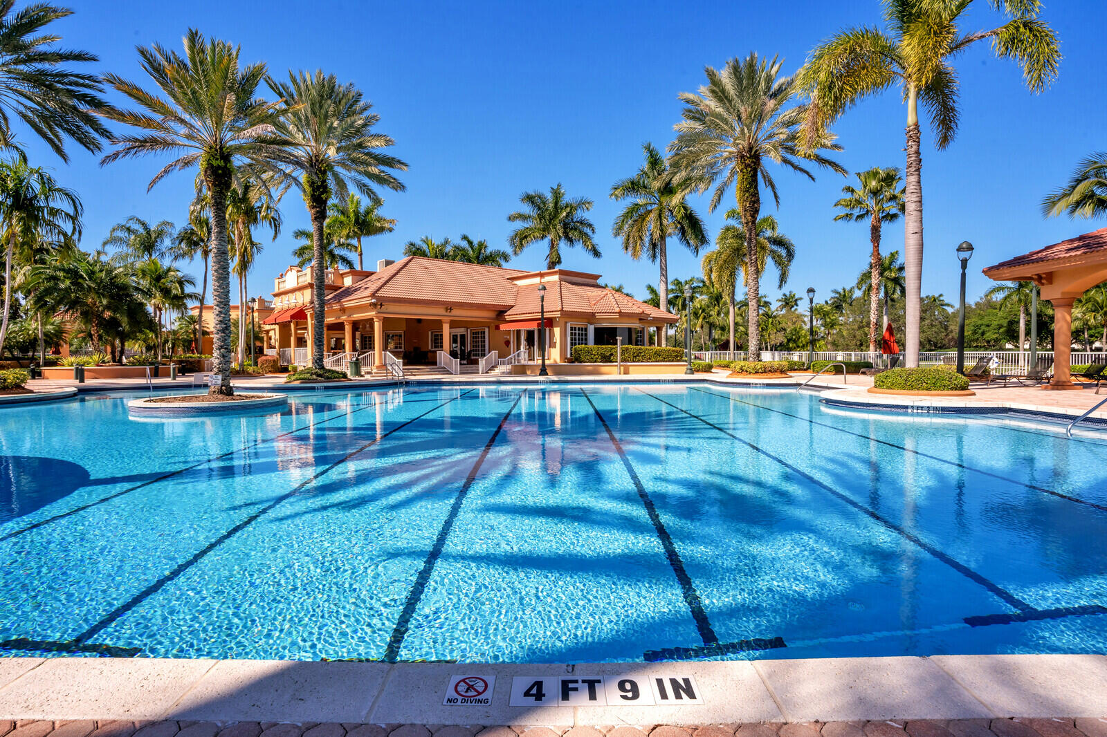 SUNSET LAKES PLAT ONE - Residential