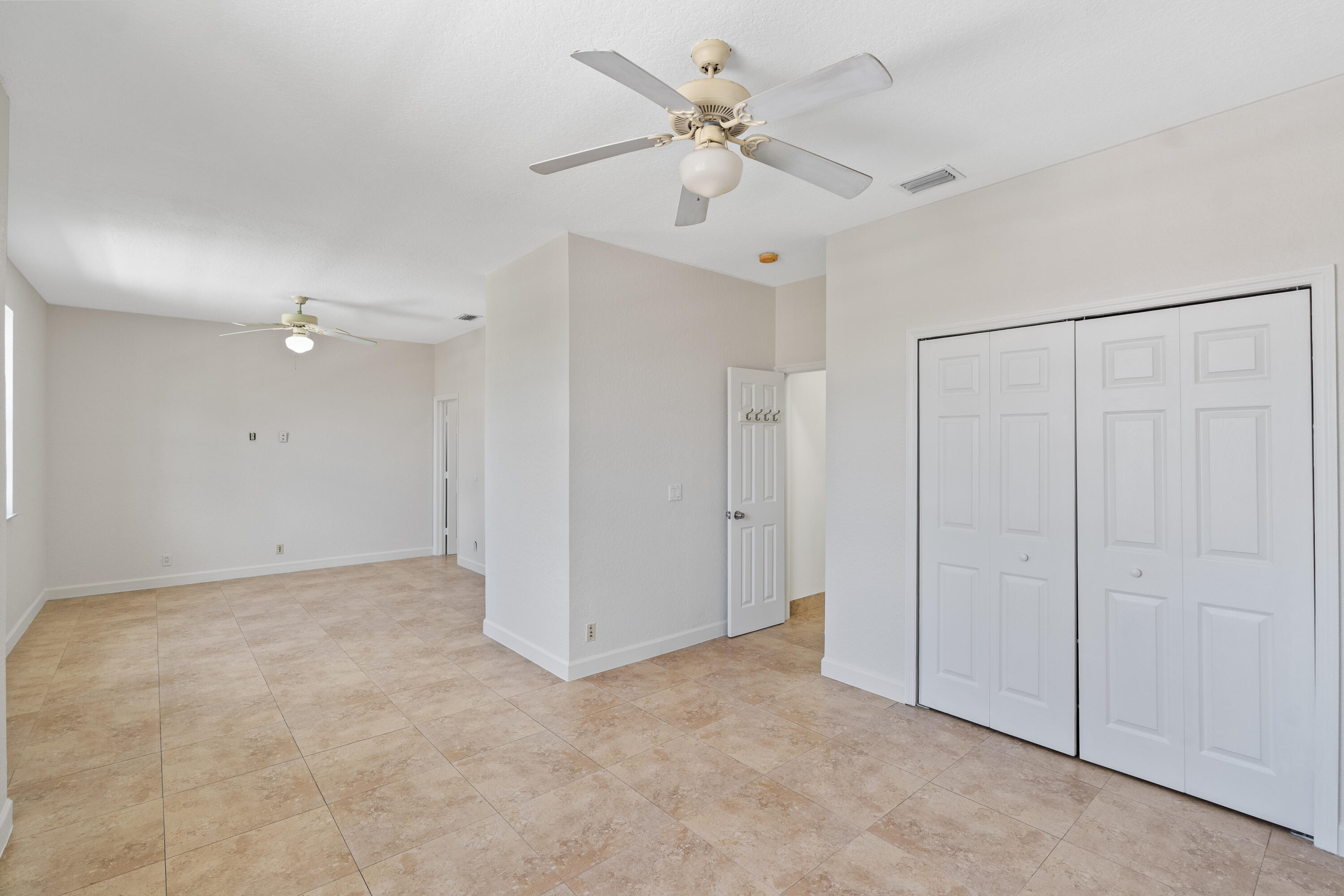SUNSET LAKES PLAT ONE - Residential