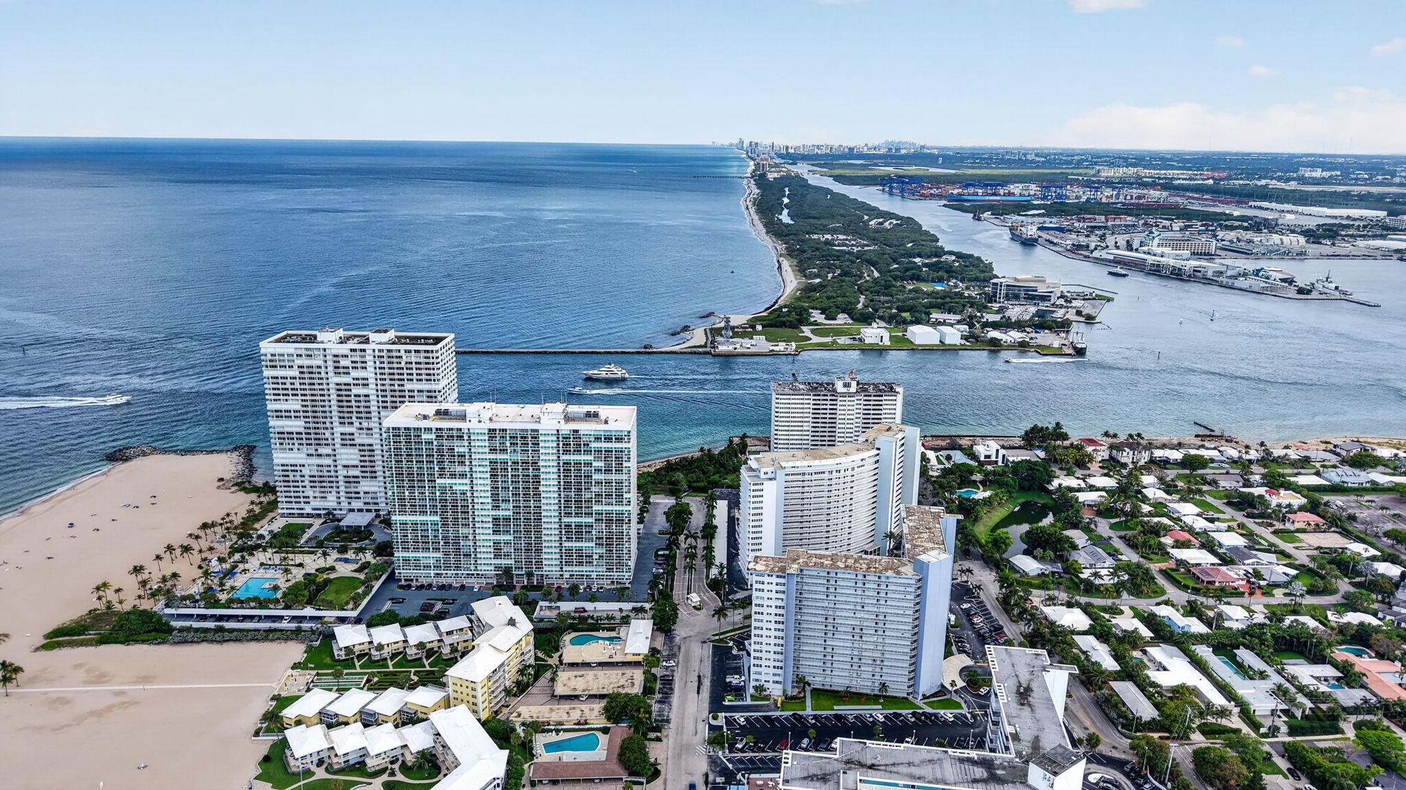 EVERGLADES HOUSE CONDO - Residential