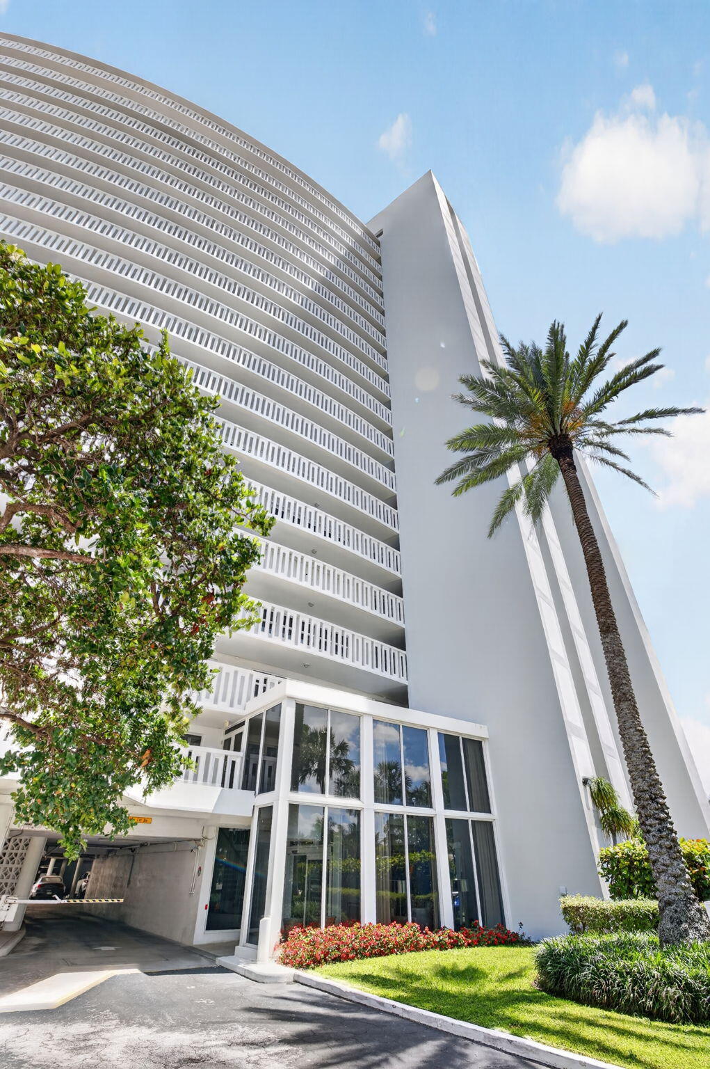 EVERGLADES HOUSE CONDO - Residential