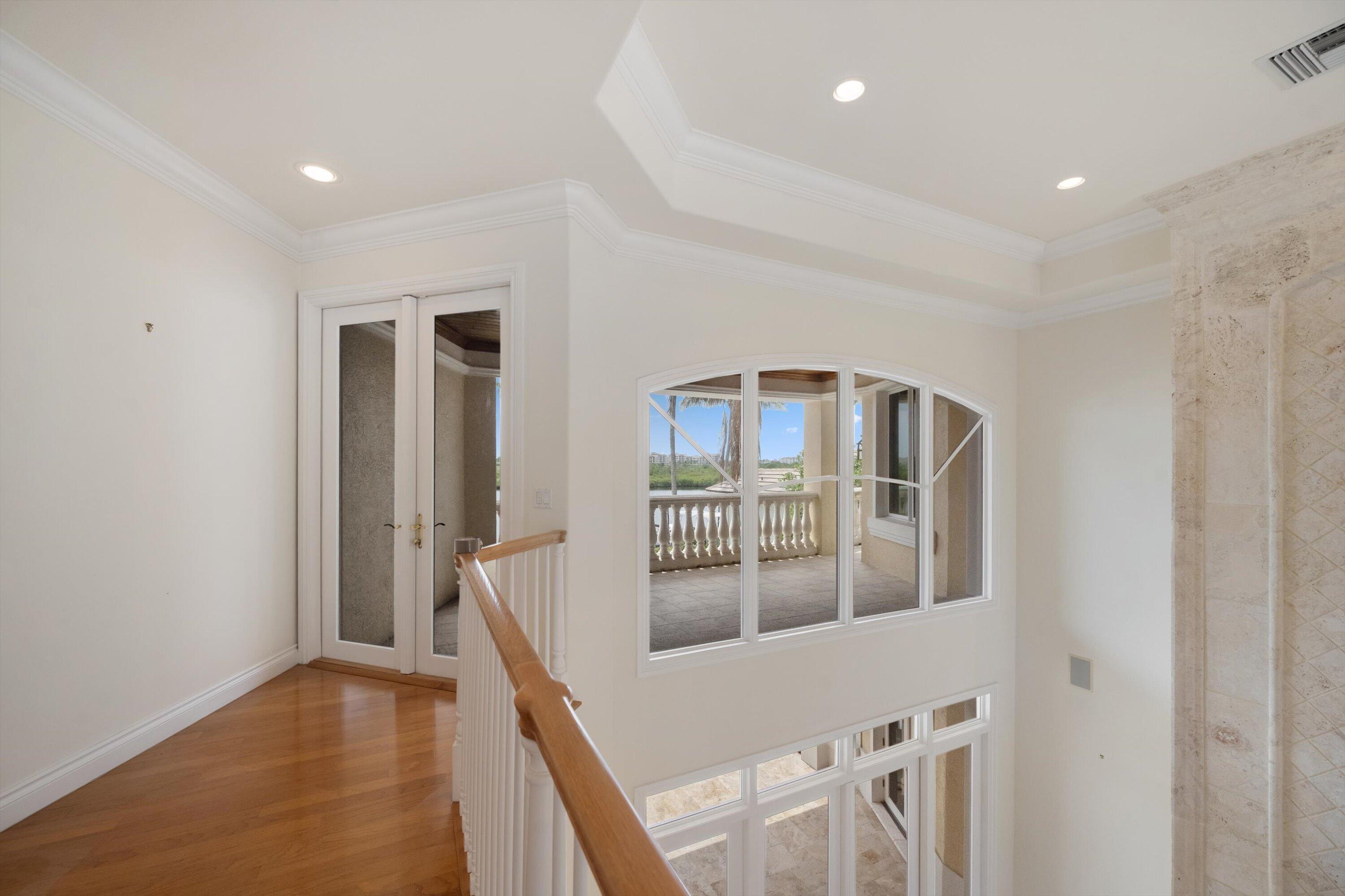 HARBOUR AT JONATHANS LANDING - Residential