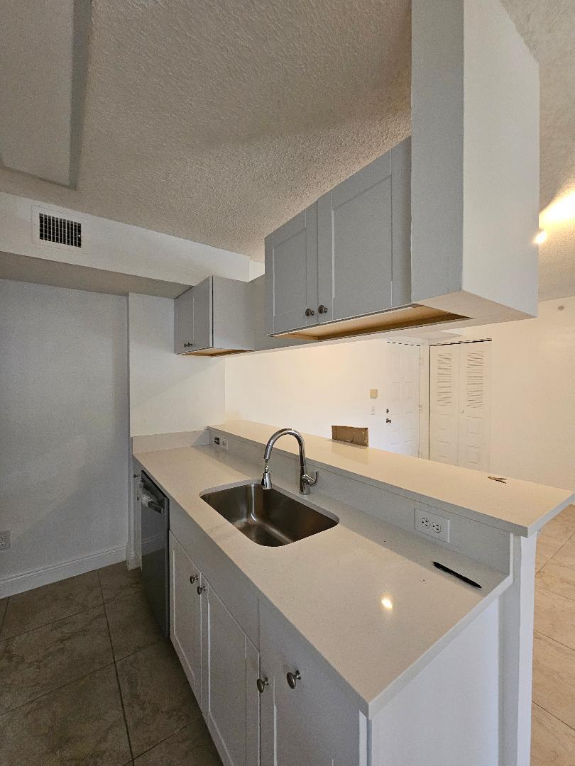 PINEHURST CLUB CONDO - Residential Lease