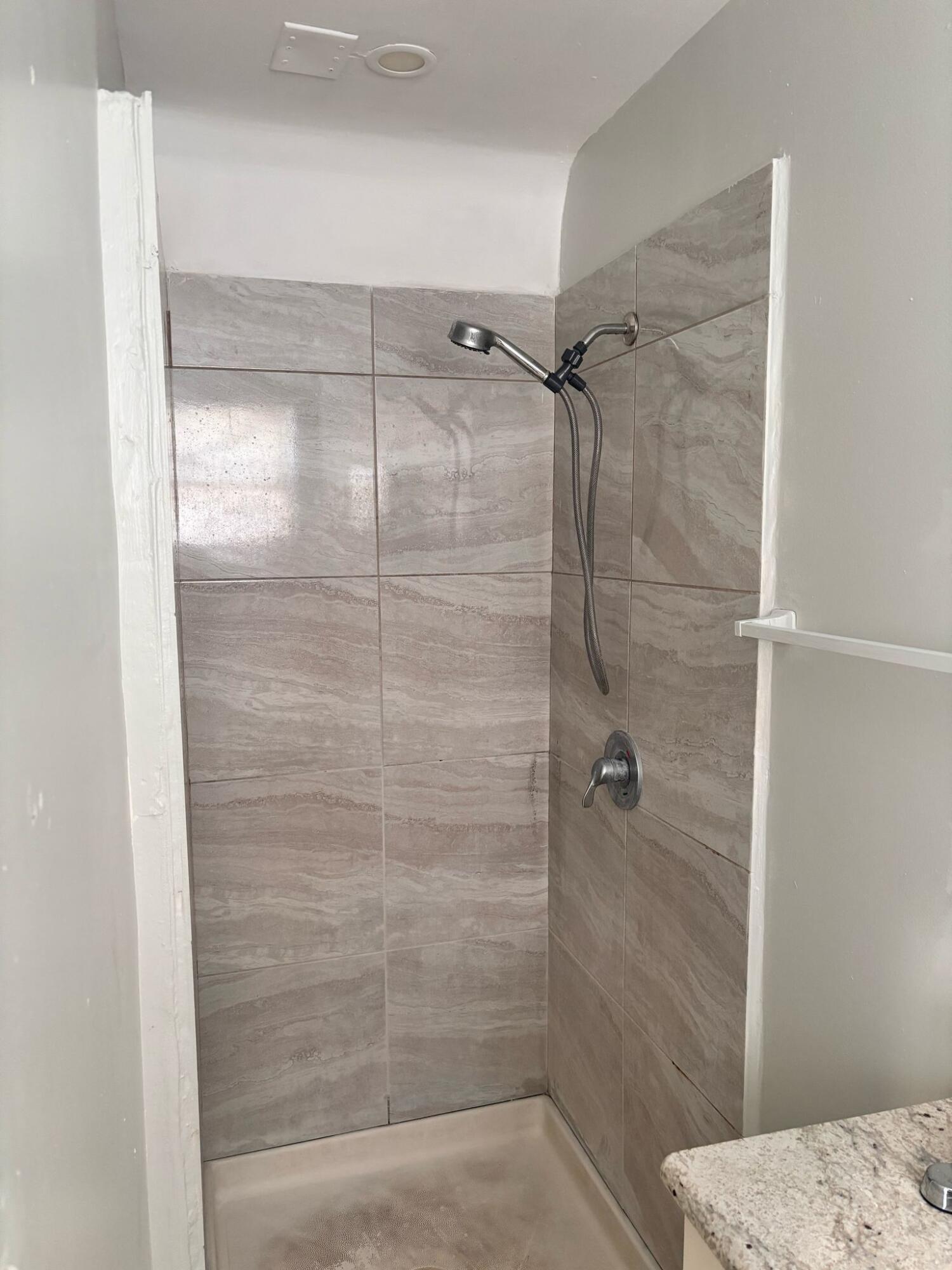 FRESHWATER ADD TO WPB - Residential Lease