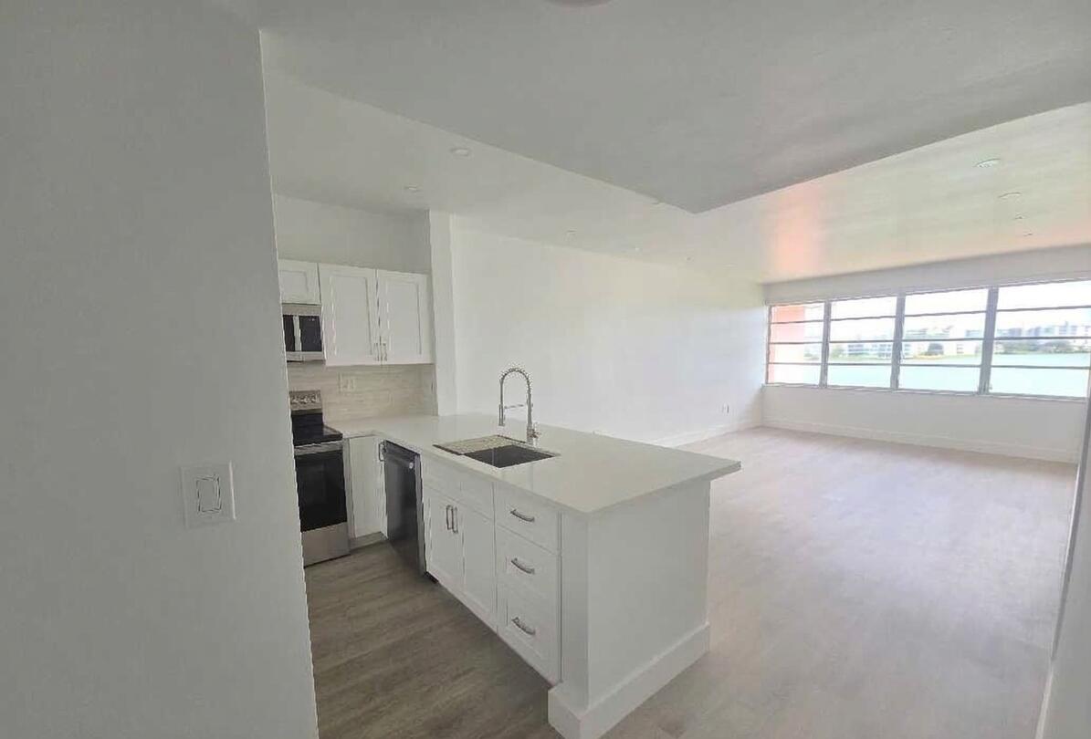 SIXTH MOORINGS CONDO - Residential