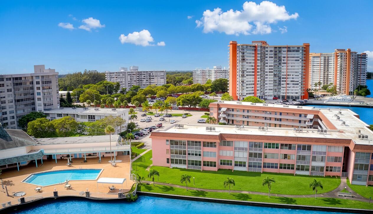 SIXTH MOORINGS CONDO - Residential