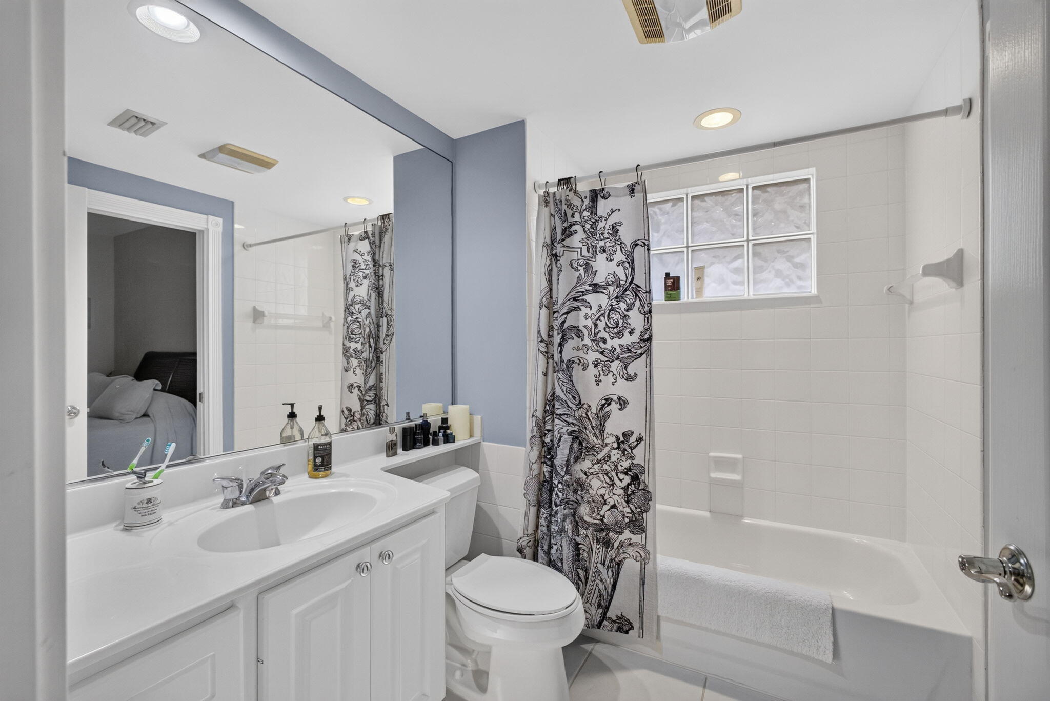 SAN PALERMO - Residential Lease
