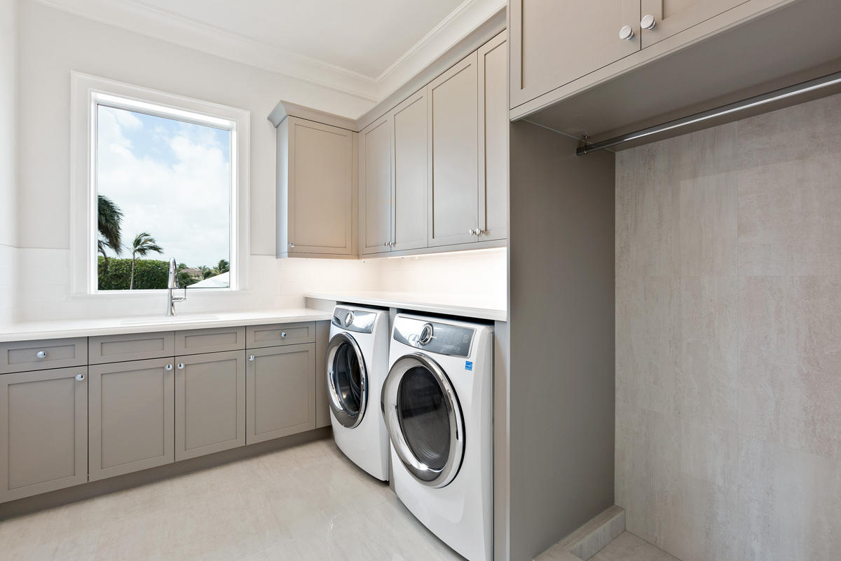 ROYAL PALM YACHT & COUNTRY CLUB - Residential