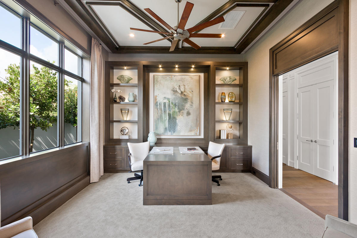 ROYAL PALM YACHT & COUNTRY CLUB - Residential