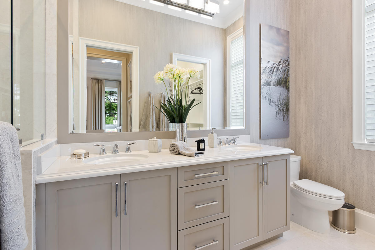 ROYAL PALM YACHT & COUNTRY CLUB - Residential