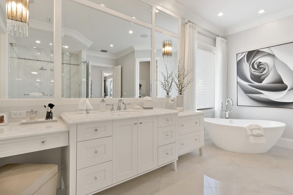 ROYAL PALM YACHT & COUNTRY CLUB - Residential