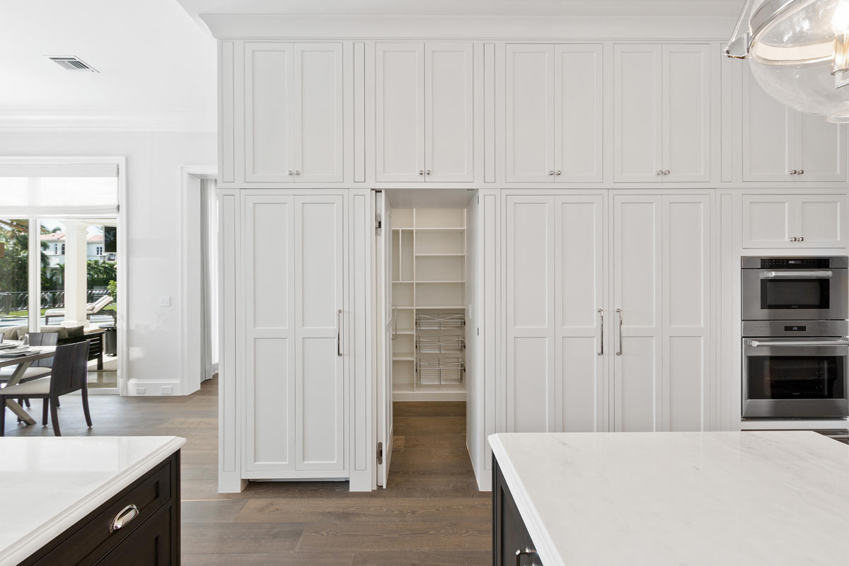 ROYAL PALM YACHT & COUNTRY CLUB - Residential