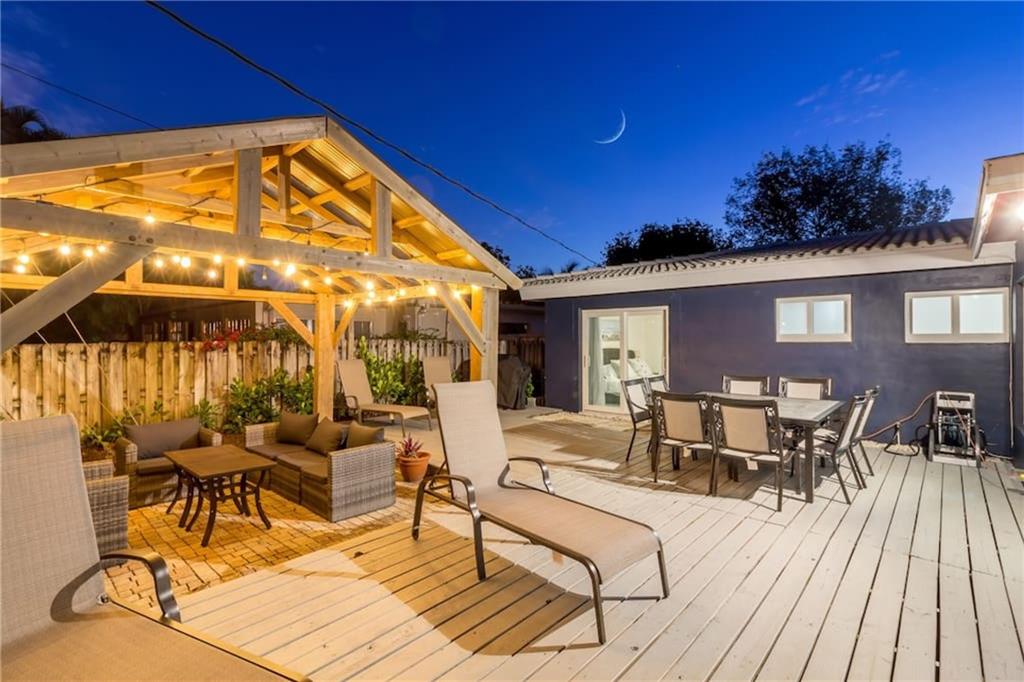 Lyons Park 33-28 B - Residential