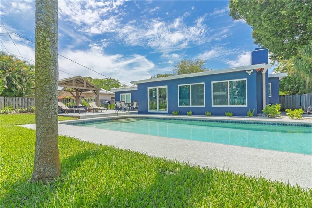 Lyons Park 33-28 B - Residential