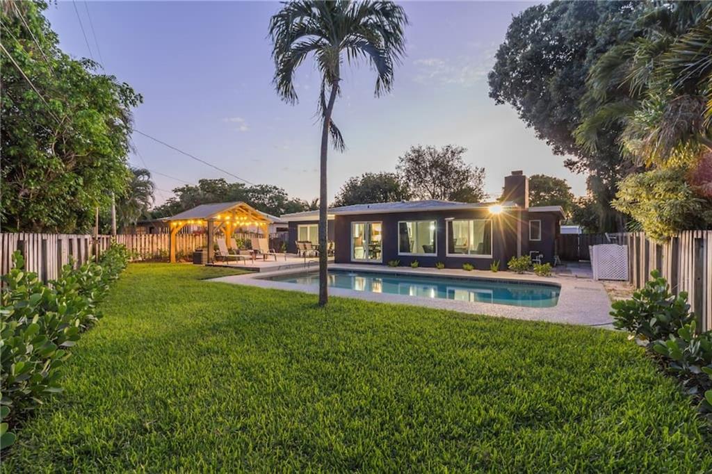 Lyons Park 33-28 B - Residential