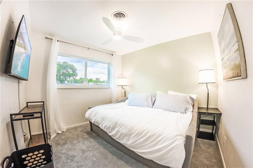 Lyons Park 33-28 B - Residential