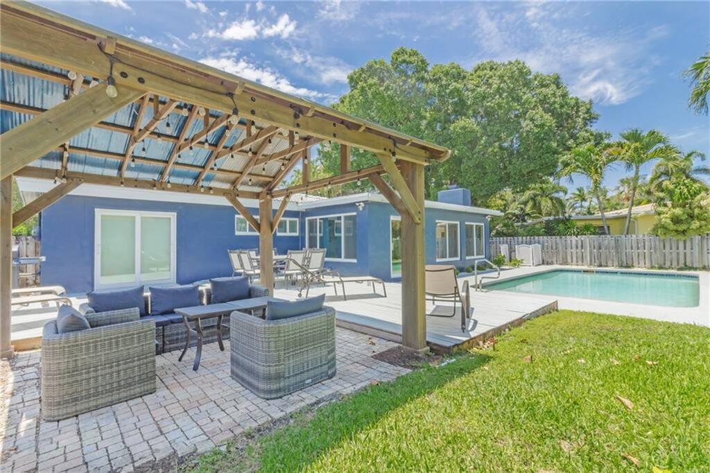 Lyons Park 33-28 B - Residential