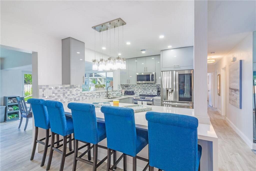 Lyons Park 33-28 B - Residential