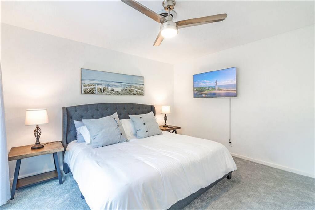 Lyons Park 33-28 B - Residential