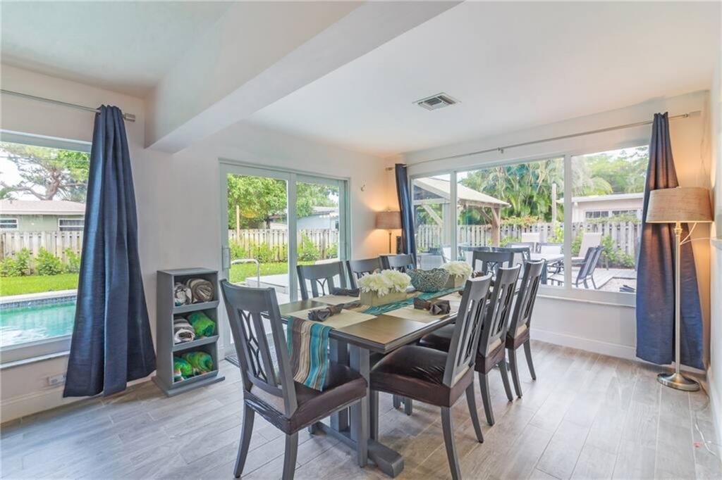 Lyons Park 33-28 B - Residential
