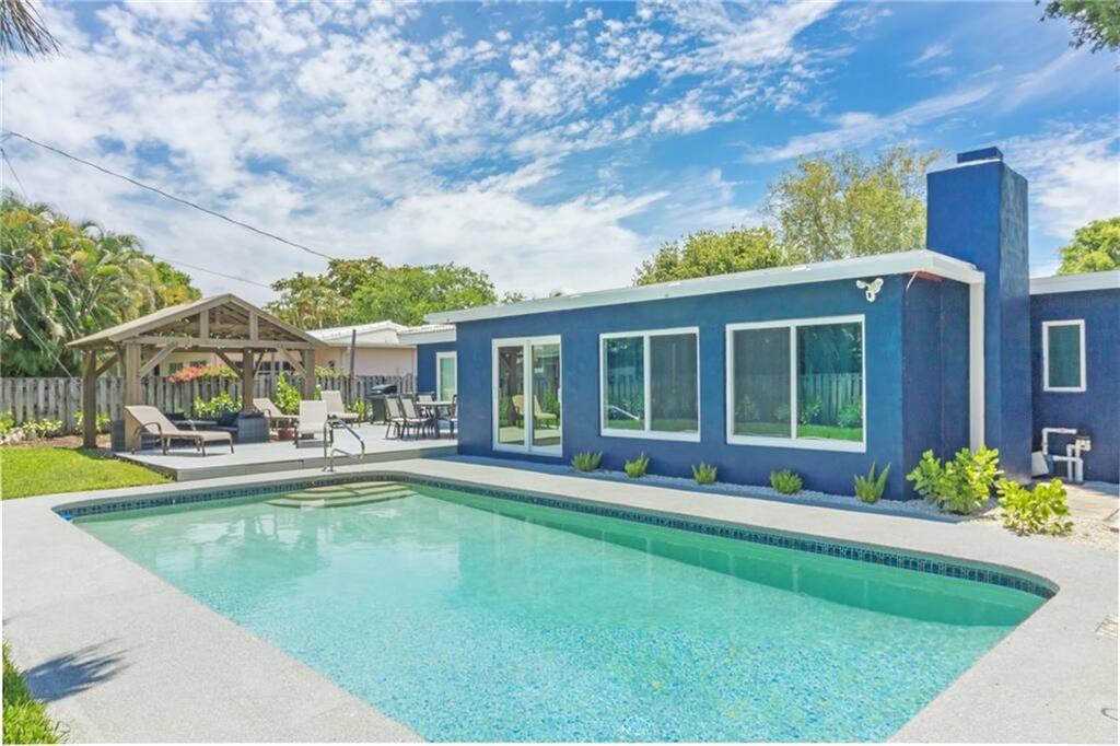 Lyons Park 33-28 B - Residential